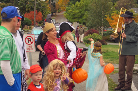 2012 Maple Leaf Parade of Costumes 006